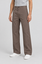 Taupebruine Only & Sons Carpenter Broek Fade Loose Fit met wijde rechte pijpen, van taille tot schoenen gefotografeerd